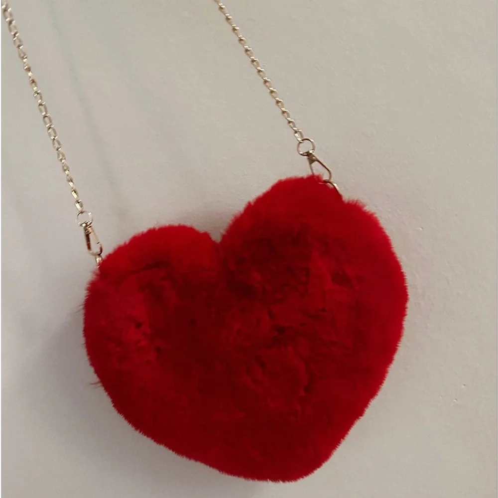 Heart Shaped Fluffy Shoulder Bag Fashion Chain Crossbody Bag Cute Zipper Purse